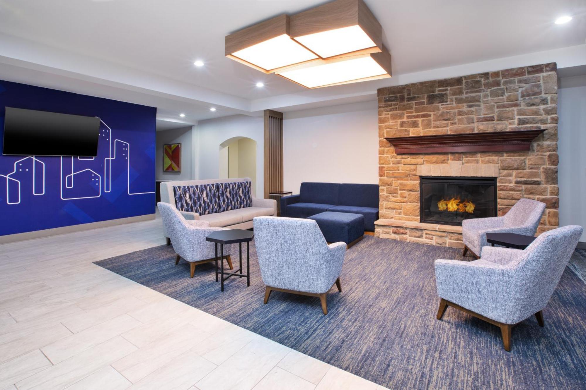 Holiday Inn Express & Suites Milwaukee Nw - Park Place By Ihg Zewnętrze zdjęcie