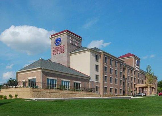 Holiday Inn Express & Suites Milwaukee Nw - Park Place By Ihg Zewnętrze zdjęcie